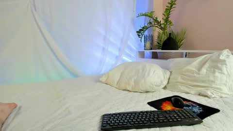 Snapshot of sherlockmax chatting on April 2026 07:22:01 PM Max online show from April 2026 07:22:01 PM