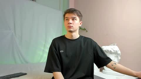 Snapshot of sherlockmax chatting on April 2026 07:25:01 PM Max online show from April 2026 07:25:01 PM