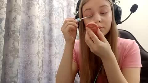 Lisa online show from December 2025 06:19:01 AM