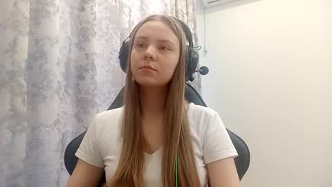 Lisa online show from December 2025 06:09:01 AM