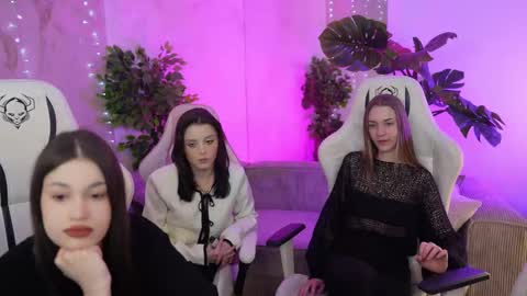 Snapshot of sheryl_elegance chatting on February 2025 06:00:01 PM Sheryl online show from February 2025 06:00:01 PM