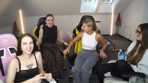 Snapshot of sheryl_elegance chatting on September 2025 10:18:02 AM Sheryl online show from September 2025 10:18:02 AM