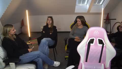 Snapshot of sheryl_elegance chatting on September 2025 10:08:02 AM Sheryl online show from September 2025 10:08:02 AM