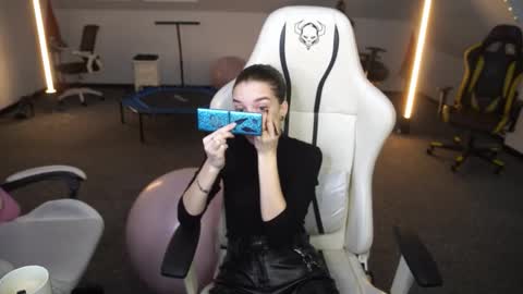 Snapshot of sheryl_elegance chatting on October 2025 10:24:01 AM Sheryl online show from October 2025 10:24:01 AM