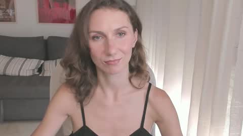 shesleepsnaked online show from October 2025 04:02:01 PM