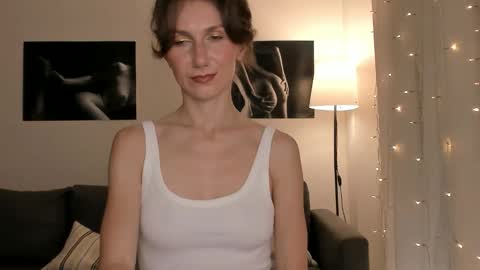 Snapshot of shesleepsnaked chatting on April 2026 06:34:02 PM shesleepsnaked online show from April 2026 06:34:02 PM