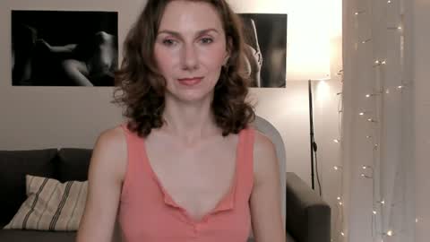 shesleepsnaked online show from June 2026 04:31:01 PM