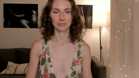 shesleepsnaked online show from June 2026 05:21:02 PM