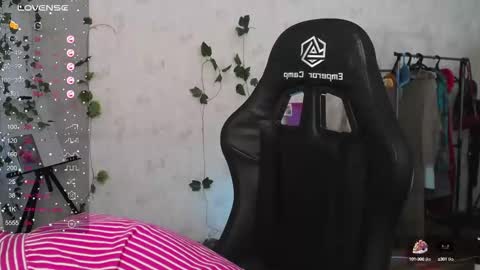 Vanessa online show from October 2025 02:58:02 PM