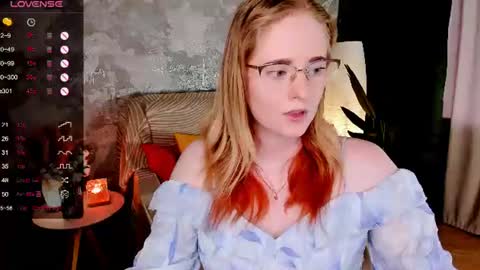 Snapshot of sheslinki chatting on June 2026 08:52:01 AM Hello guys my name is Aemilia online show from June 2026 08:52:01 AM