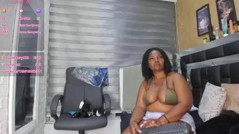 Snapshot of sheyla__ebony chatting on May 2026 10:43:01 AM sheyla__ebony online show from May 2026 10:43:01 AM