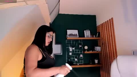 Sheyla online show from July 2026 04:25:02 PM
