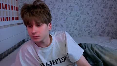 Snapshot of shidoffer77 chatting on March 2026 09:15:01 PM Nenedent online show from March 2026 09:15:01 PM