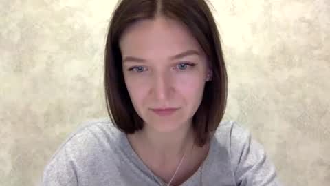 Snapshot of shining_pearl chatting on May 2026 06:04:01 PM Jesica online show from May 2026 06:04:01 PM