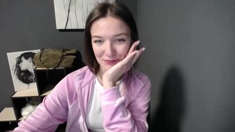 Snapshot of shining_pearl chatting on May 2026 07:47:01 AM Jesica online show from May 2026 07:47:01 AM