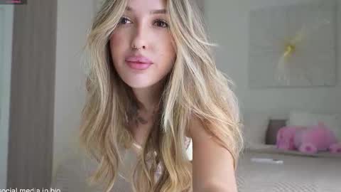 Melissa online show from November 2025 01:37:01 AM