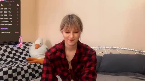 Snapshot of shirleefoxworth chatting on February 2026 07:56:01 AM Emma online show from February 2026 07:56:01 AM