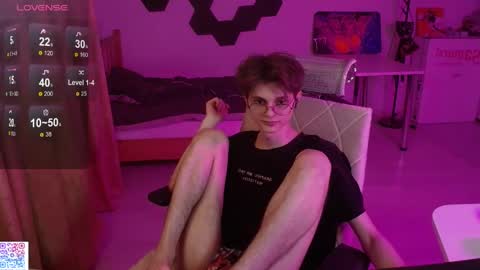 shiromy_ online show from May 2026 07:22:01 PM