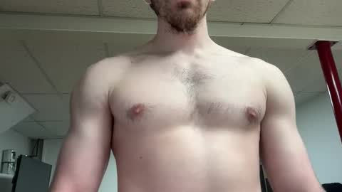 shirtlesshunk15 online show from April 2026 10:55:01 PM