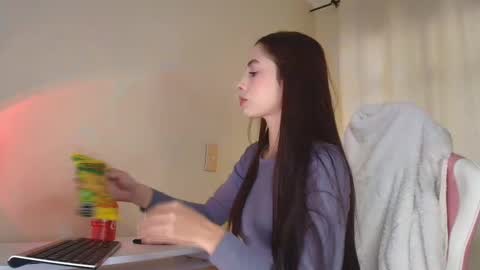 Snapshot of shkendall chatting on October 2025 05:03:02 PM kendal online show from October 2025 05:03:02 PM