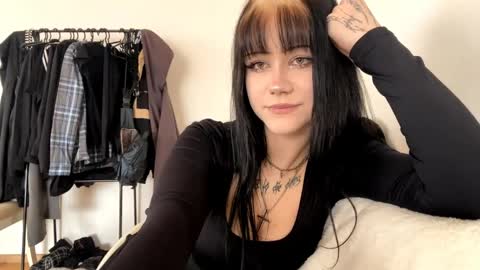 Snapshot of shonnalyssy chatting on April 2026 10:49:02 AM Your Shona online show from April 2026 10:49:02 AM