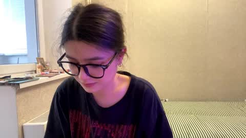 Marie online show from May 2026 12:12:01 PM