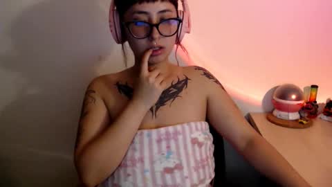 Shopie Hank  online show from September 2025 05:18:01 AM