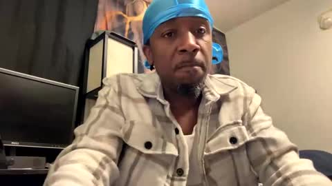 Snapshot of shortdog617 chatting on October 2025 08:37:01 AM Short dog online show from October 2025 08:37:01 AM