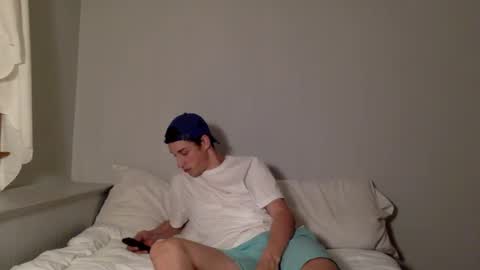 Snapshot of shortiesn40s chatting on October 2025 04:20:02 AM shortiesn40s online show from October 2025 04:20:02 AM