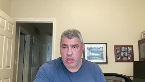 Chicago Guy online show from April 2026 07:31:02 PM