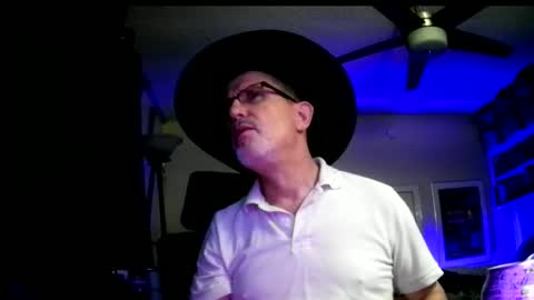 Snapshot of shrewtamer chatting on December 2024 05:37:01 AM shrewtamer online show from December 2024 05:37:01 AM