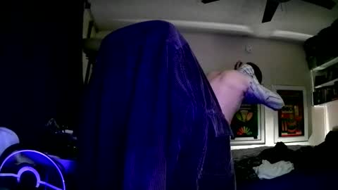 Snapshot of shrewtamer chatting on December 2024 04:13:02 AM shrewtamer online show from December 2024 04:13:02 AM