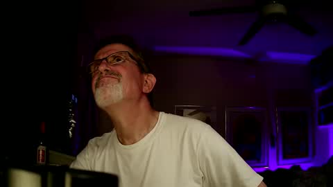 Snapshot of shrewtamer chatting on October 2025 02:06:01 AM shrewtamer online show from October 2025 02:06:01 AM