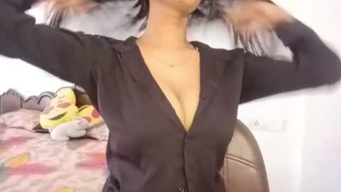 shreya_07 online show from July 2026 03:48:01 AM