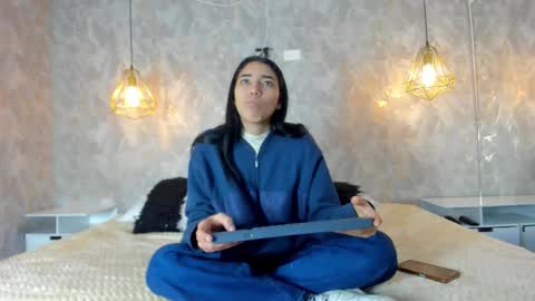 ZUMY ANGELS online show from October 2025 04:46:02 AM