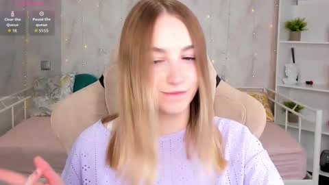 Polly online show from March 2026 12:39:01 AM