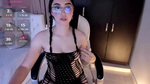 Snapshot of shy_angel4 chatting on September 2025 02:27:02 AM Nahomy online show from September 2025 02:27:02 AM