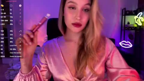 Snapshot of shy_bee chatting on September 2025 01:49:02 AM Alice online show from September 2025 01:49:02 AM