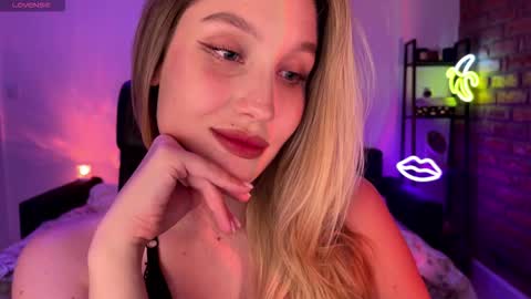 Snapshot of shy_bee chatting on September 2025 11:38:02 PM Alice online show from September 2025 11:38:02 PM