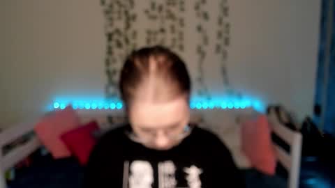 shy_elina01 online show from October 2025 12:26:01 PM