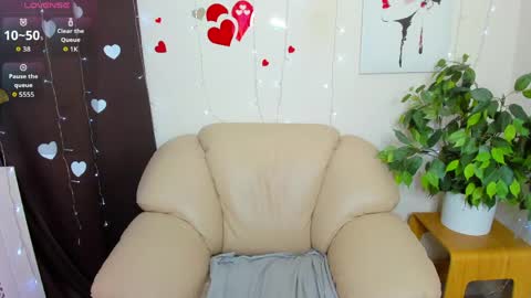 Snapshot of shy_kittenn chatting on May 2026 03:12:01 AM shy_kittenn online show from May 2026 03:12:01 AM