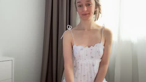 shy_schoolgirl_ online show from February 2026 07:38:01 AM