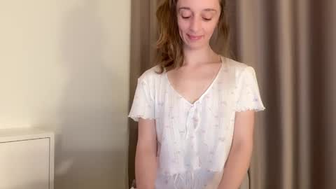 shy_schoolgirl_ online show from May 2026 06:13:01 PM