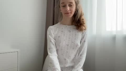 shy_schoolgirl_ online show from May 2026 07:02:02 AM