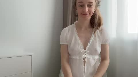 shy_schoolgirl_ online show from May 2026 12:58:01 PM