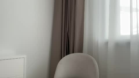 shy_schoolgirl_ online show from June 2026 06:52:02 AM