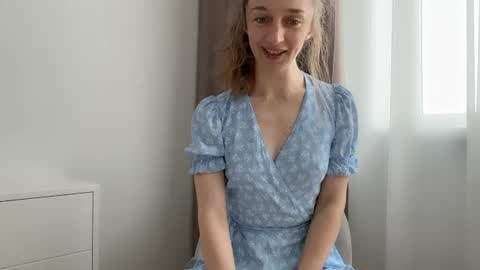 shy_schoolgirl_ online show from June 2026 12:04:02 PM