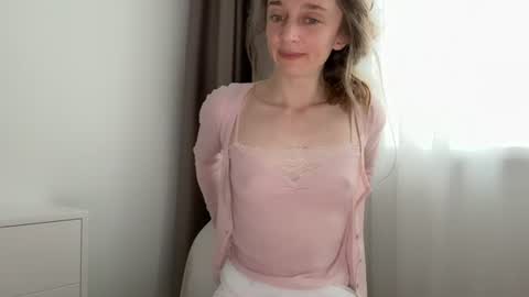 shy_schoolgirl_ online show from June 2026 02:52:01 PM