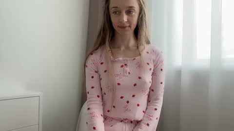 shy_schoolgirl_ online show from June 2026 11:56:02 AM