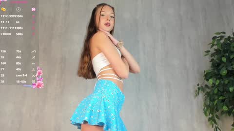 Snapshot of shy_starlight chatting on December 2024 08:18:01 AM Melanie online show from December 2024 08:18:01 AM